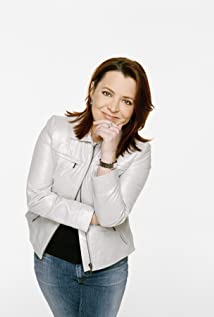 How tall is Kathleen Madigan?